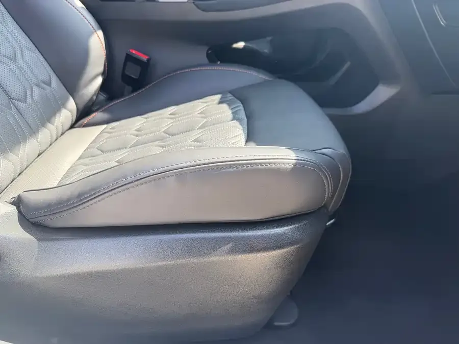 Changan UNI-T Changan UNI-T 2023 second generation 1.5T sports version flagship model 2023 — миниатюра 3