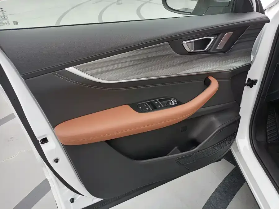 Chery Tiggo 8 PLUS Tiggo 8 PLUS 2022 290TGDI DCT luxury edition 2022 — миниатюра 3