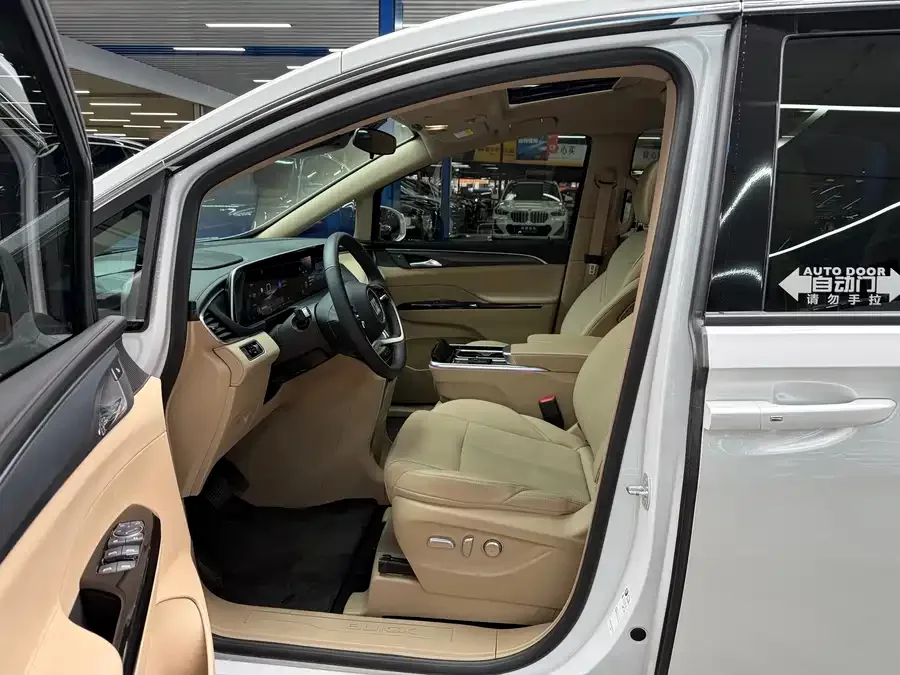 Buick GL8 New Energy 2025 Lu Shang Premium Edition 7 Seaters 2025 — миниатюра 2