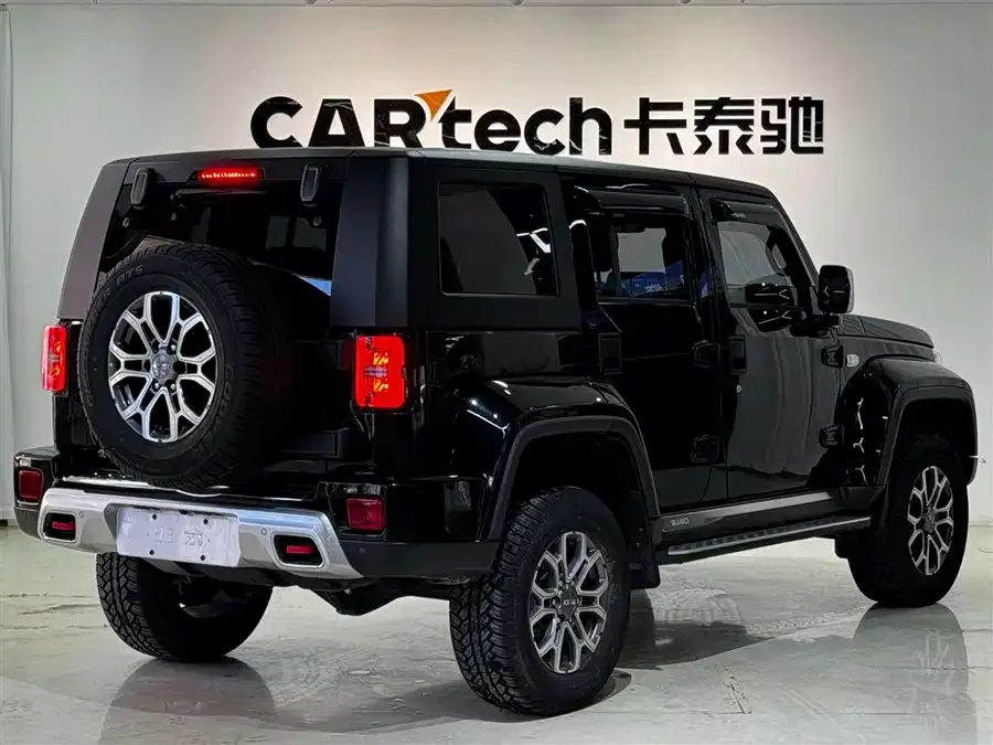 BAIC BJ40 Beijing Off-road BJ40 2023 2.0T Automatic 4WD City Hunter Edition Knight Edition 2023 — миниатюра 2