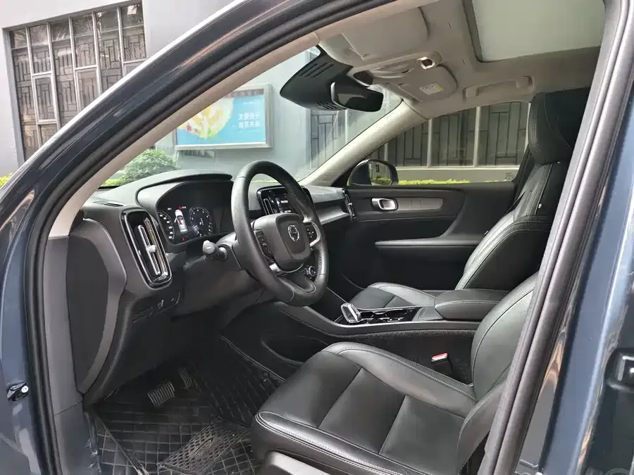 Volvo XC40 2022 T4 four-wheel drive Zhiyuan luxury version 2022 — миниатюра 2