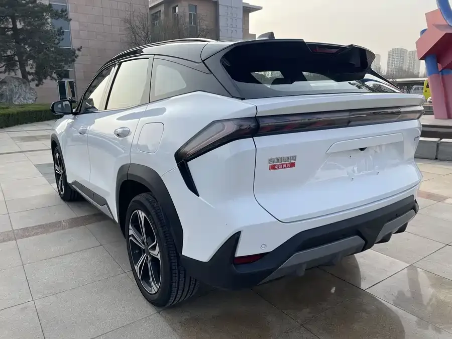 Geely Galaxy L7 Galaxy L7 2025 EM-i 115km Exploration+ Edition 2025 — миниатюра 2