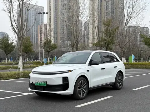 Lixiang L6 2024 купить в Москве