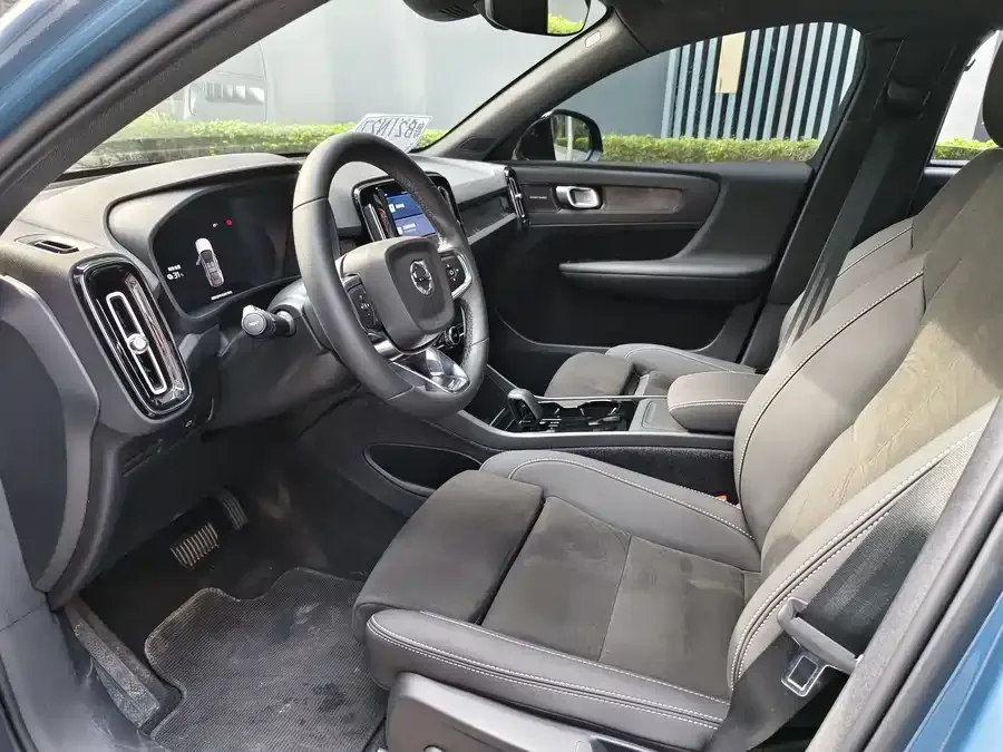 Volvo C40 2024 Long Range PRO 2023 — миниатюра 2