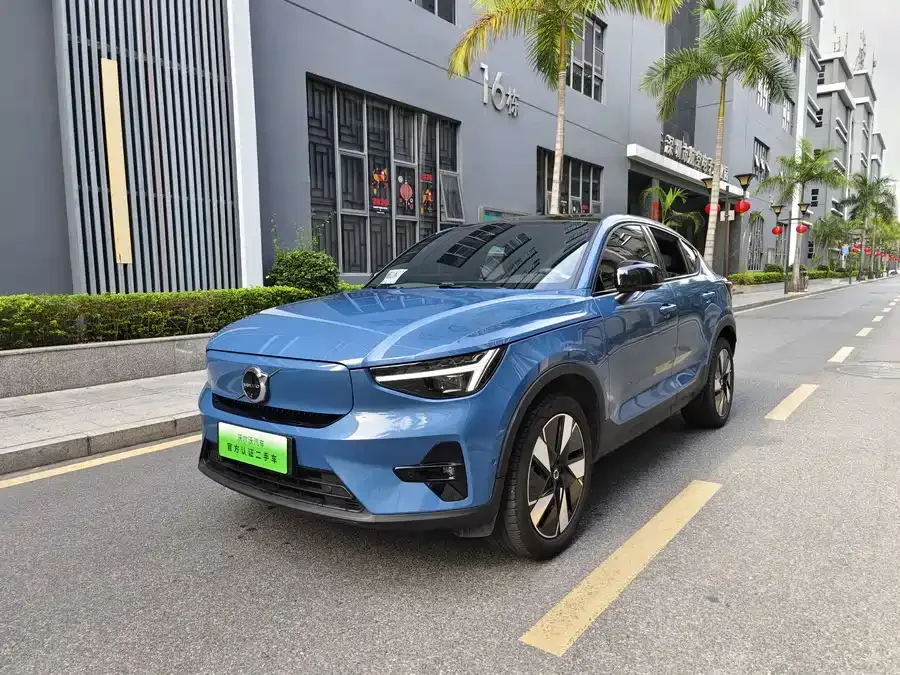 Volvo C40 2024 Long Range PRO 2023 — фото 1, купить с доставкой в Москву