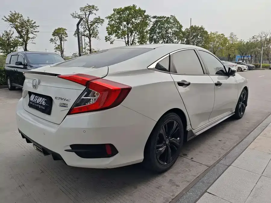 Honda Civic Civic 2019 220TURBO CVT burning version National VI 2022 — миниатюра 2