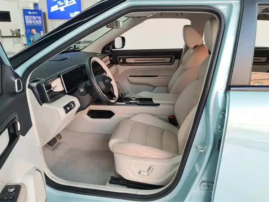 Geely ICON Geely ICON 2023 1.5TD Chocolate Edition 2022 — миниатюра 3
