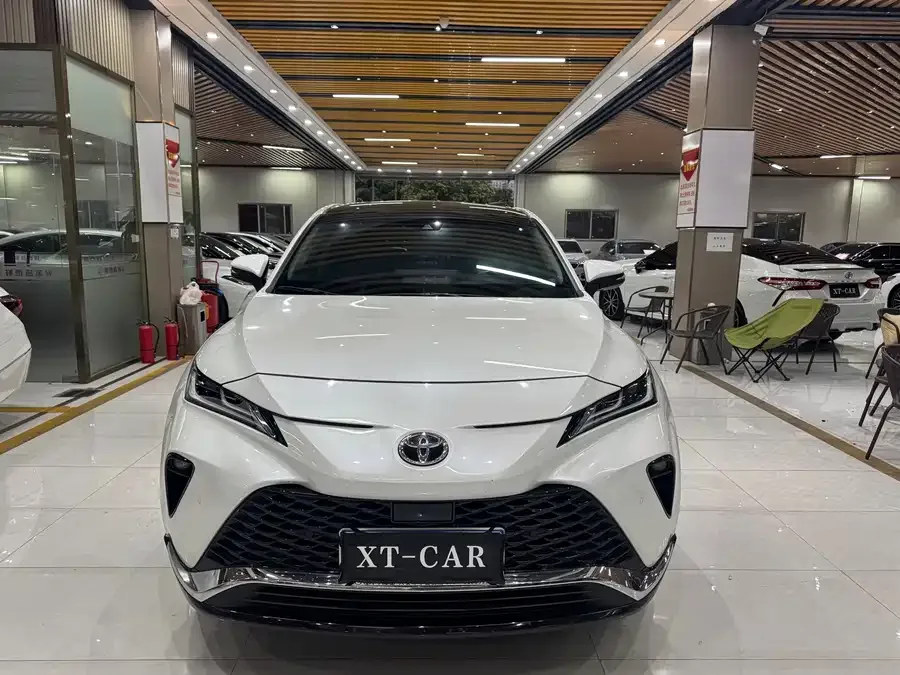 Toyota Venza Venza 2022 2.0L CVT 2WD Premium Edition 2022 — миниатюра 3