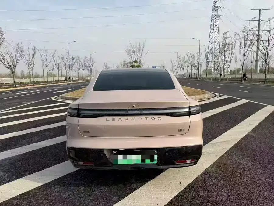Leapmotor B01 Leapmotor B01 2025 650 LiDAR Edition 2025 — миниатюра 3