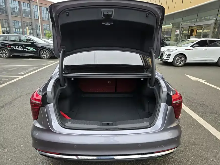Hongqi H5 Hongqi H5 2023 1.5T DCT Zhilian Qiyun Edition 2024 — миниатюра 4