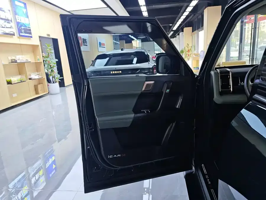 iCAR 03 iCAR 03 2024 501km 2WD long range version 2024 — миниатюра 4