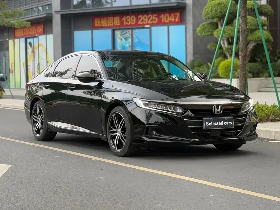 Honda Accord 2022 Accord 260TURBO Fantasy Night Premium Edition 2022 — миниатюра 3