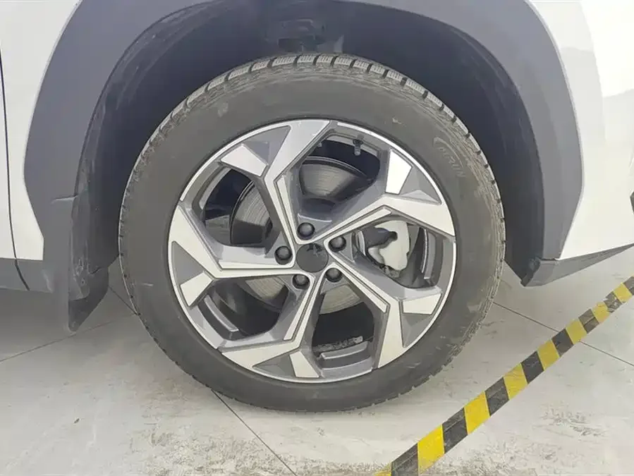 Geely Atlas L Boyue L 2023 1.5TD DCT Honor Edition 2023 — миниатюра 2