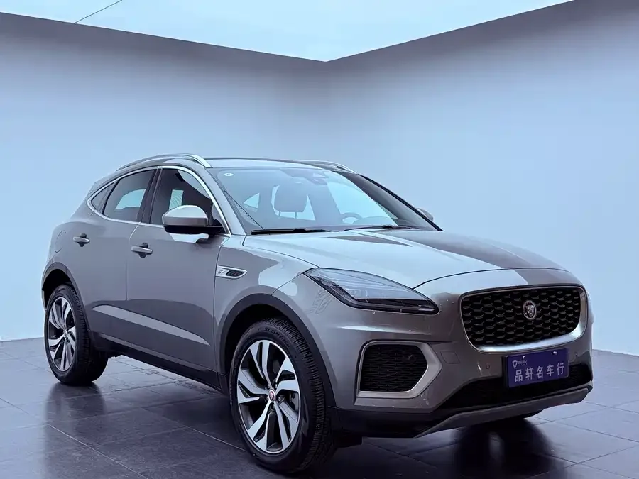 Jaguar E-Pace 2024 aggressive sports version R-DYNAMIC S 2023 — миниатюра 4