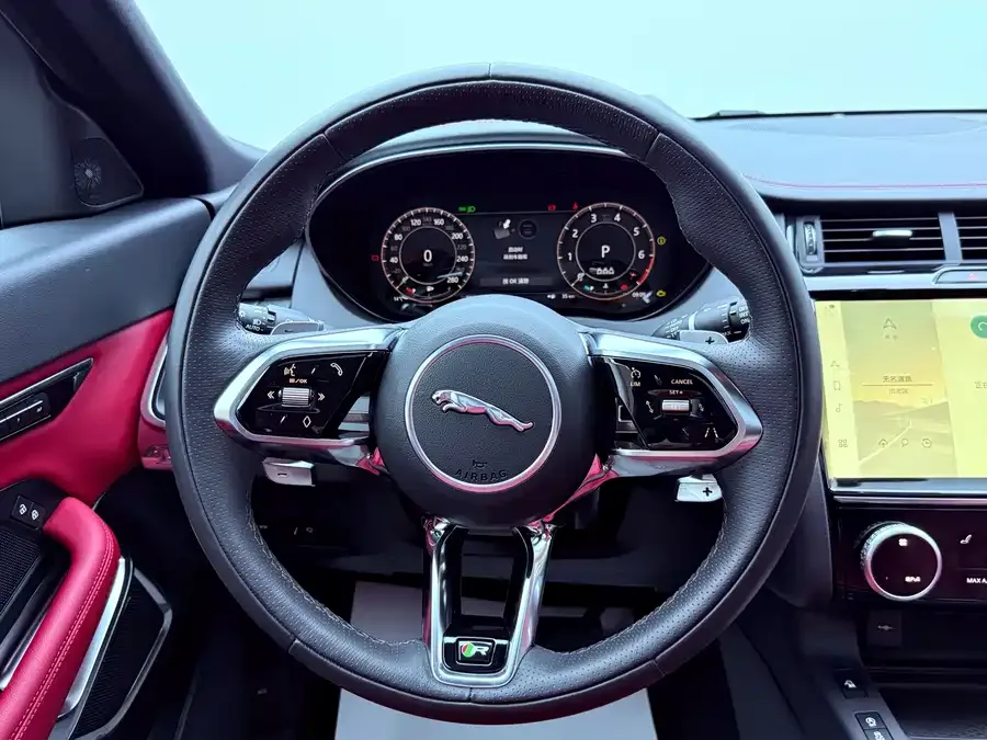 Jaguar E-Pace 2024 aggressive sports version R-DYNAMIC S 2023 — миниатюра 5