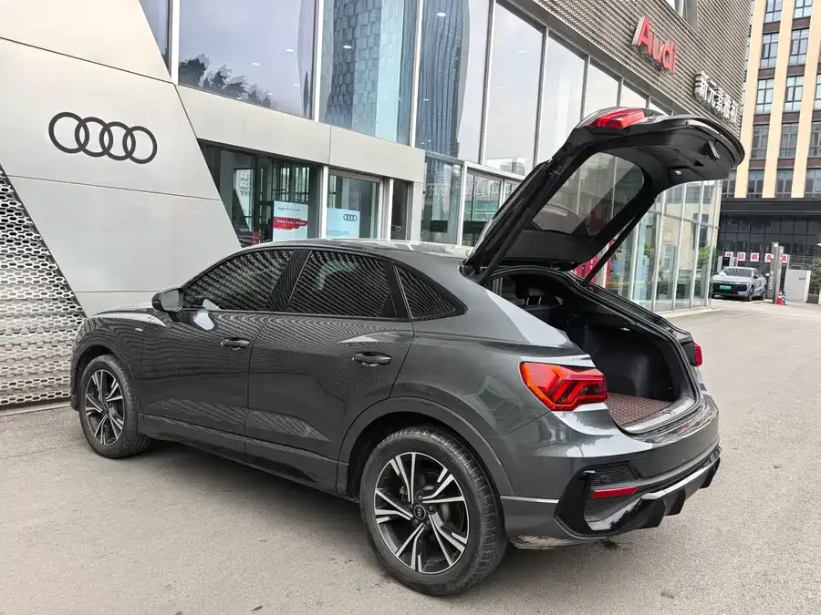 Audi Q3 Sportback 2022 40 TFSI Fashion Edition 2023 — миниатюра 2