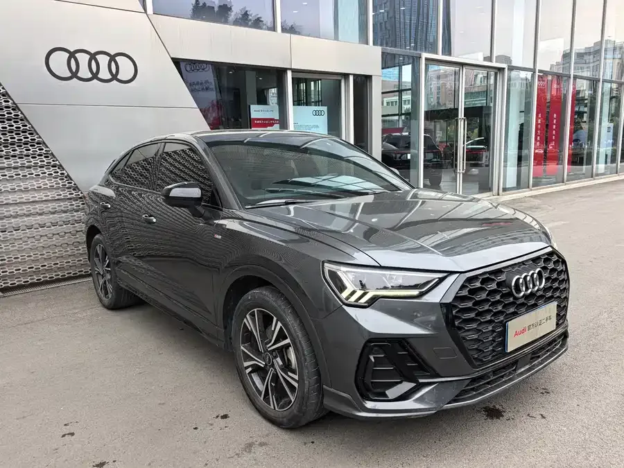 Audi Q3 Sportback 2022 40 TFSI Fashion Edition 2023 — миниатюра 3