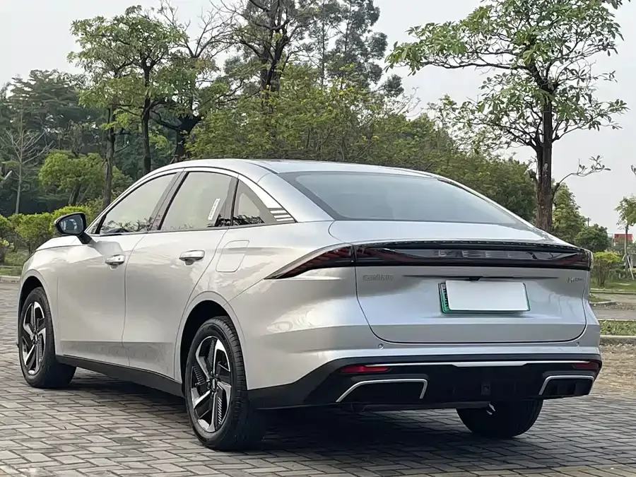 Geely Galaxy L6 Galaxy L6 2025 EM-i 140km Starship Edition 2025 — миниатюра 3