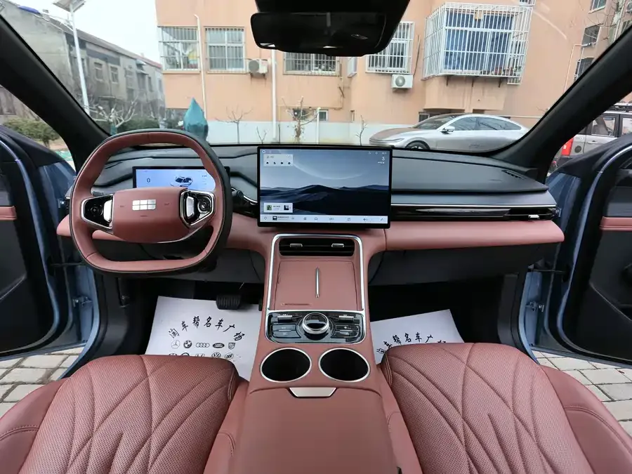 Geely Galaxy L6 Galaxy L6 2025 EM-i 140km Starship Edition 2025 — миниатюра 3