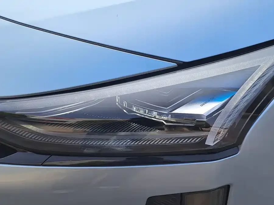 Geely Galaxy L6 Galaxy L6 2025 EM-i 140km Starship Edition 2025 — миниатюра 3