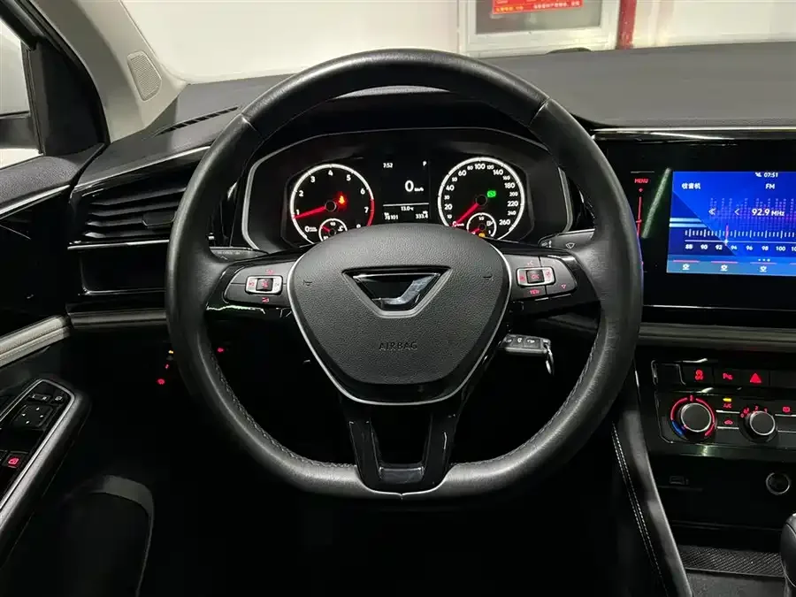 Jetta VS7 Jetta VS7 2023 280TSI automatic aggressive version 2023 — миниатюра 4
