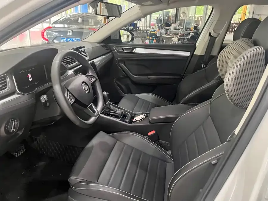 Skoda SuperB Superb 2023 facelifted TSI280 DSG exclusive version 2023 — миниатюра 2