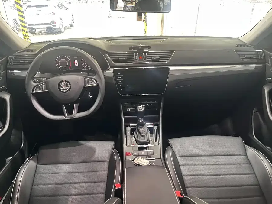 Skoda SuperB Superb 2023 facelifted TSI280 DSG exclusive version 2023 — миниатюра 4