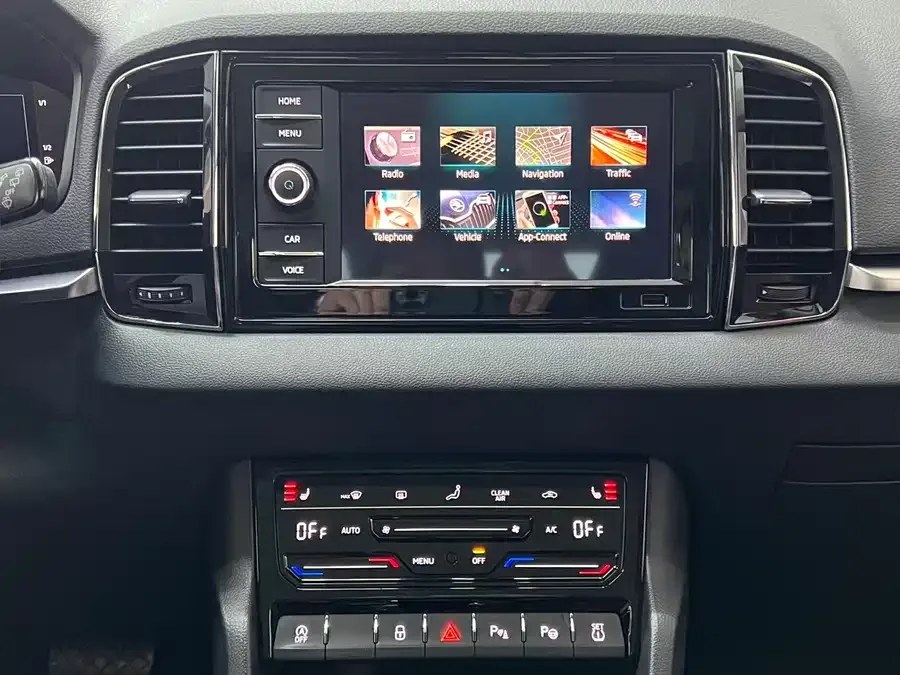 Skoda Karoq Korok 2023 TSI280 Luxury Edition 2023 — миниатюра 5
