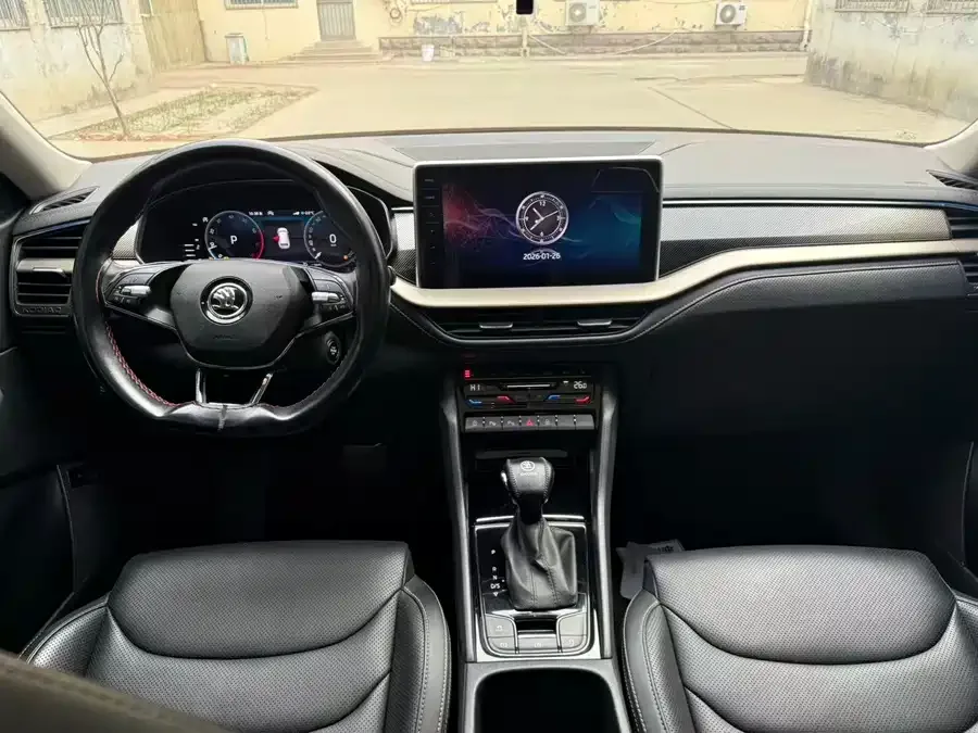 Skoda Kodiaq Kodiak 2022 TSI330 5-seater two-wheel drive luxury version 2022 — миниатюра 2