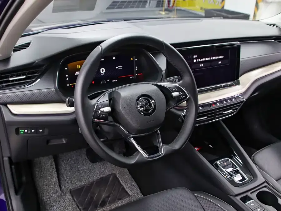 Skoda Octavia Octavia 2022 PRO TSI280 Luxury Edition 2023 — миниатюра 2