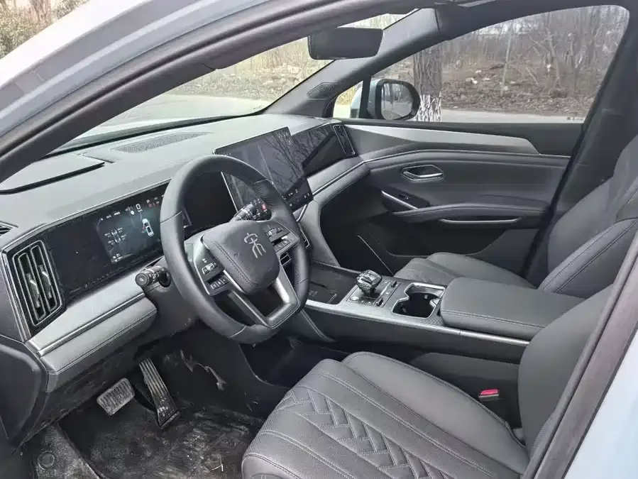 BYD Song L DM-i Song L DM-i 2025 Intelligent Driving Edition 112km Leading Model 2025 — миниатюра 2
