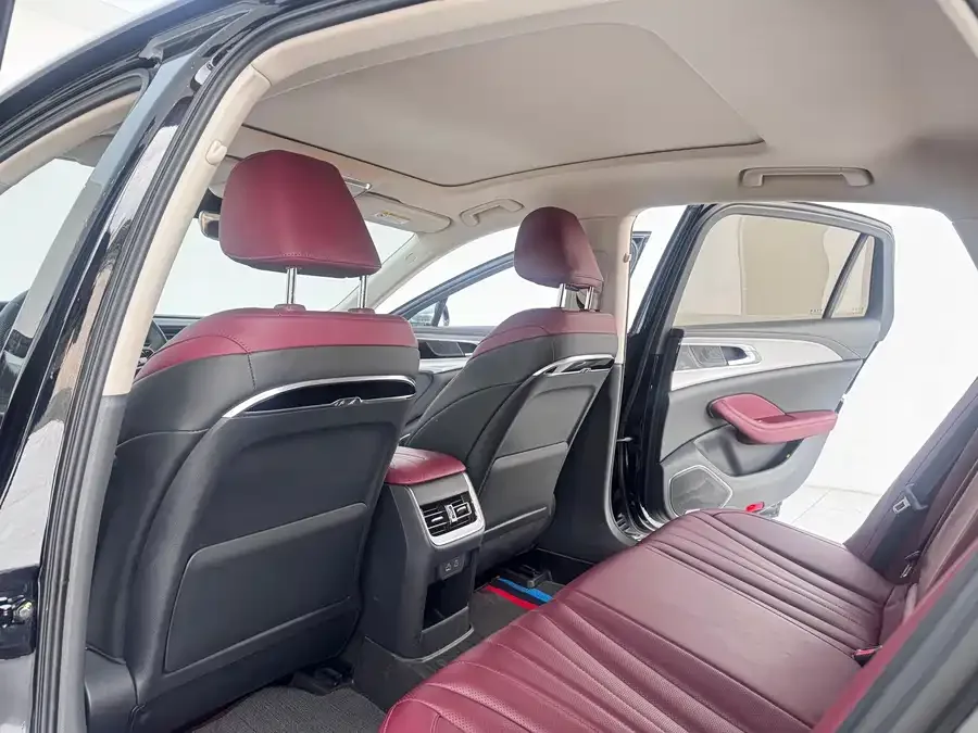 Hongqi H5 Hongqi H5 2023 1.5T DCT Zhilian Qiyue Edition 2023 — миниатюра 3