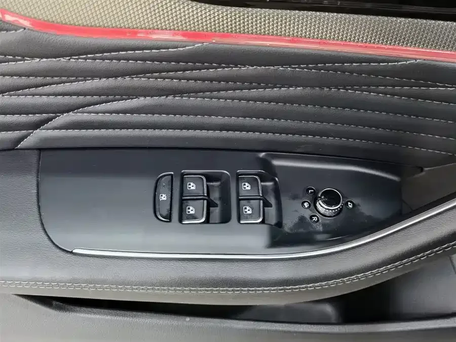 Hongqi HS5 Hongqi HS5 2022 facelift 2.0T Zhilian Qixiang Edition 2022 — миниатюра 3