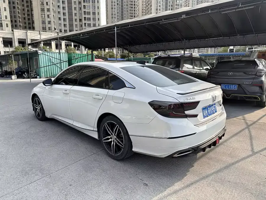 Honda Accord 2022 Accord 260TURBO Fantasy Night Premium Edition 2022 — миниатюра 4