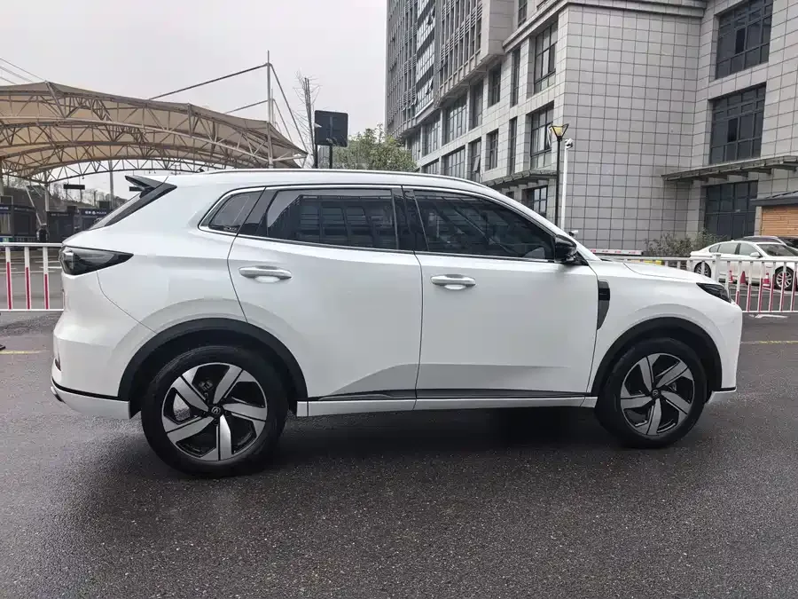 Changan CS55 Plus Changan CS55PLUS 2024 third generation 1.5T DCT premium model 2024 — миниатюра 4