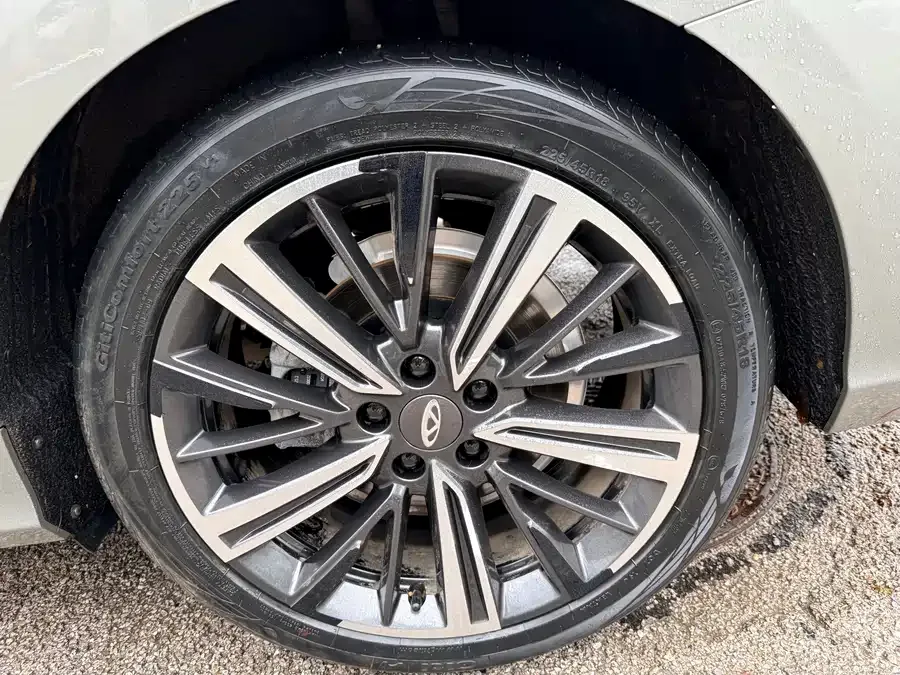 Chery Arrizo 8 Arrizo 8 2022 1.6T DCT 2022 — миниатюра 3