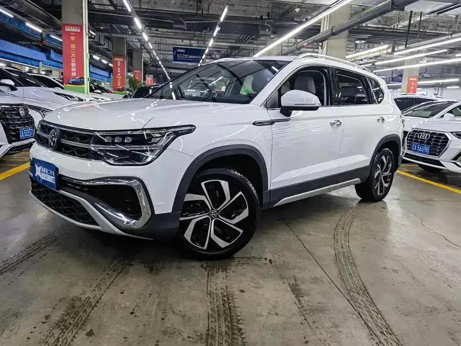 Volkswagen Tiguan (Tharu) Tuyue 2023 300TSI 2WD Full Moon Edition 2023 — фото 1, купить с доставкой в Москву