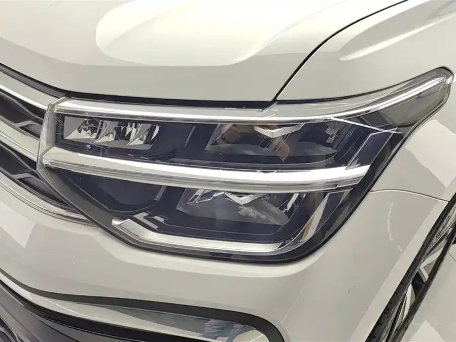 Volkswagen Tiguan (Tharu) 2023 Tuyue 300TSI 2WD Bright Moon Edition 2024 — миниатюра 2