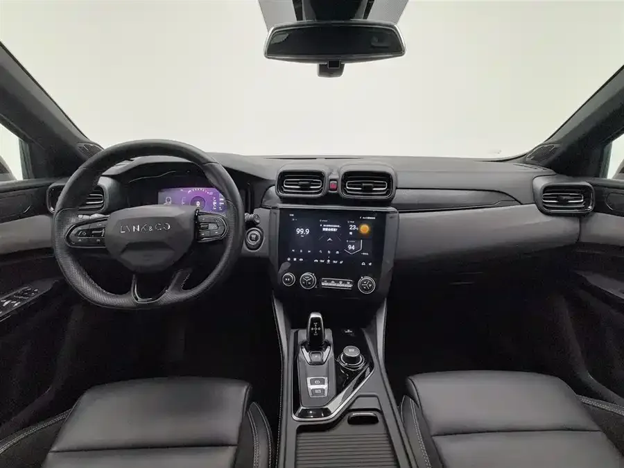 Lynk & Co 02 Hatchback Lynk & Co 02 Hatchback 2022 2.0TD Plus 2023 — миниатюра 2