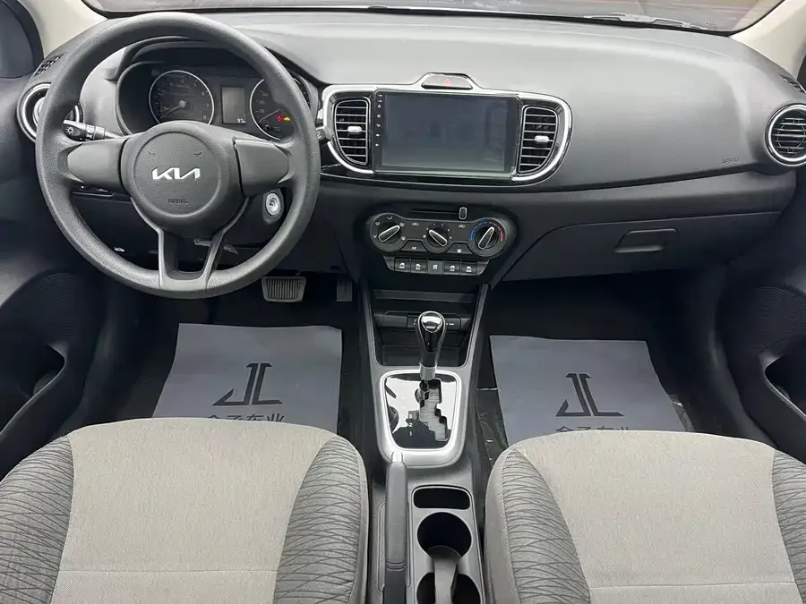Kia Pegas Huanchi 2020 facelift 1.4L automatic comfort sunroof version 2023 — миниатюра 3