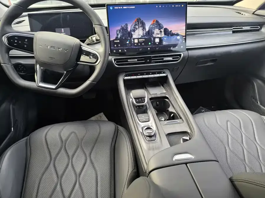 Chery Arrizo 8 PRO Chery Arrizo 8 PRO 2025 1.6T DCT Luxury Edition 2025 — миниатюра 2