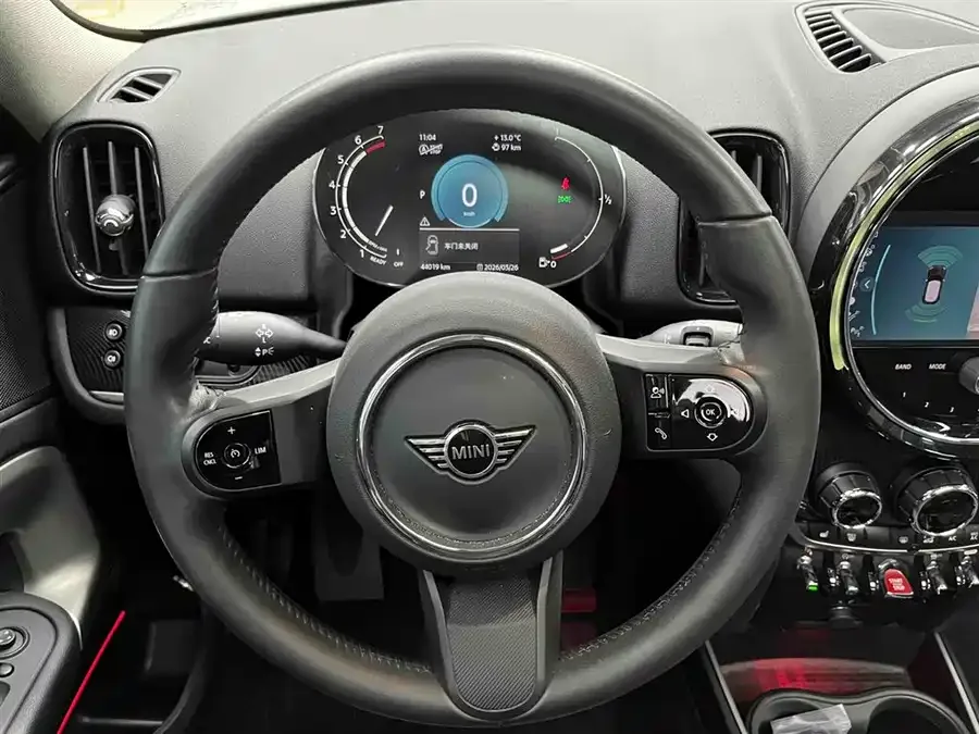 MINI COUNTRYMAN MINI COUNTRYMAN 2023 1.5T COOPER ALL4 Connoisseur 2022 — миниатюра 3