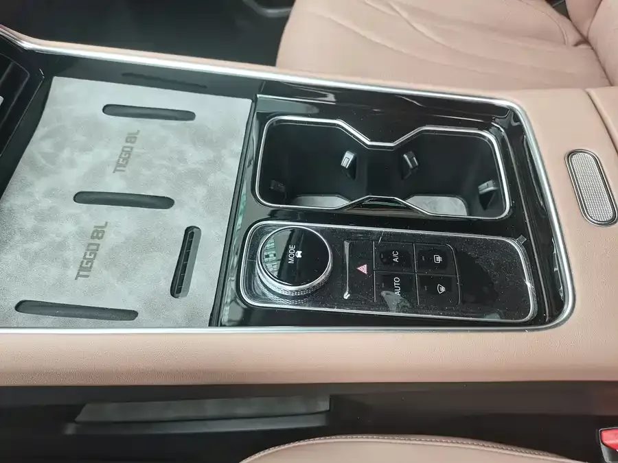 Chery Tiggo 8L Tiggo 8L 2024 2.0T 2WD Premium Edition 7-seater 2024 — миниатюра 2