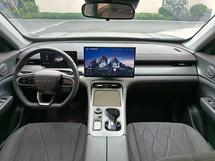Chery Tiggo 8 PLUS Tiggo 8 PLUS 2025 290TGDI DCT Luxury Edition 2024 — миниатюра 4