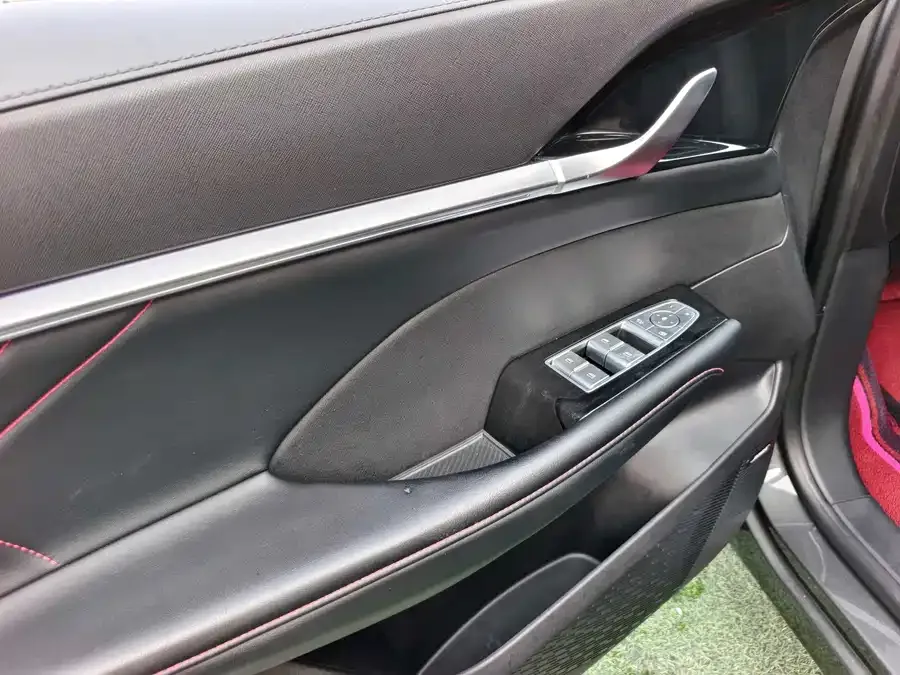 Roewe RX5MAX Roewe RX5 MAX 2022 2.0T Automatic Supreme Edition 2022 — миниатюра 3