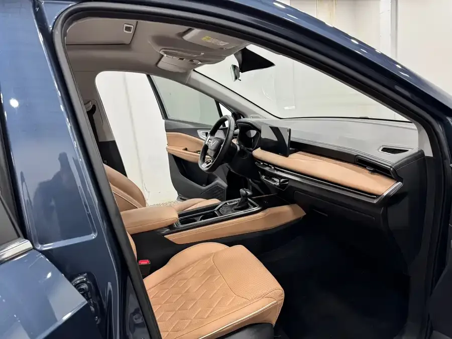 Wuling Jiachen Wuling Jiachen 2022 1.5T CVT exclusive flagship model 2022 — миниатюра 4