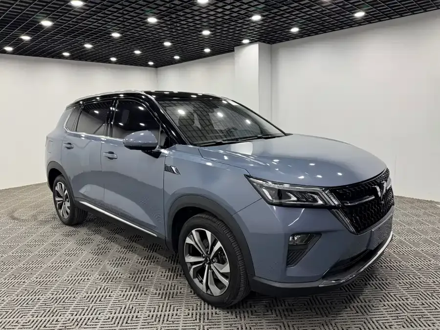 Wuling Xingchen Wuling Xingchen 2021 1.5T CVT Xingyao Edition 2022 — фото 1, купить с доставкой в Москву