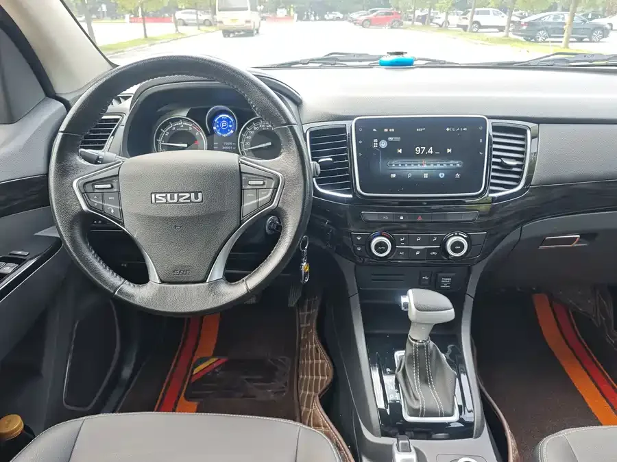 Isuzu D-MAX D-MAX 2021 1.9T automatic four-wheel drive diesel Global aggressive RZ4E 2022 — миниатюра 5