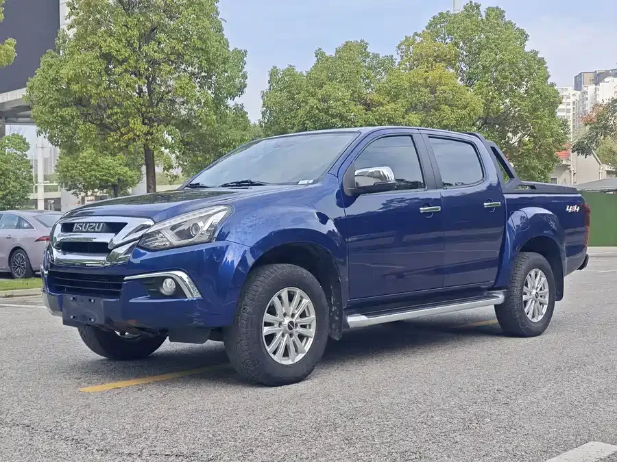 Isuzu D-MAX D-MAX 2021 1.9T automatic four-wheel drive diesel Global aggressive RZ4E 2022 — фото 1, купить с доставкой в Москву