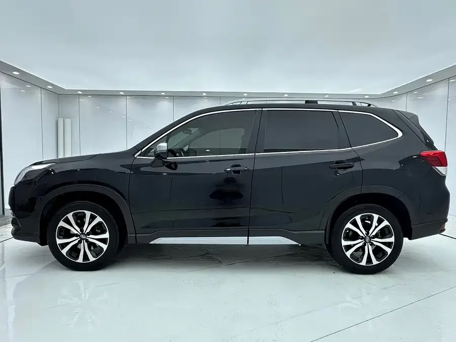 Subaru Forester 2022 Forester 2.0i AWD Ultimate Edition EyeSight 2022 — миниатюра 4